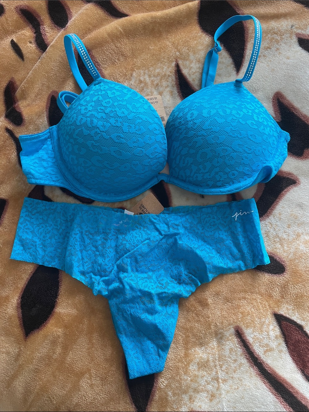 PINK Victoria's Secret Bright Turquoise Lace Push-Up Bra & Cheeky Thong
